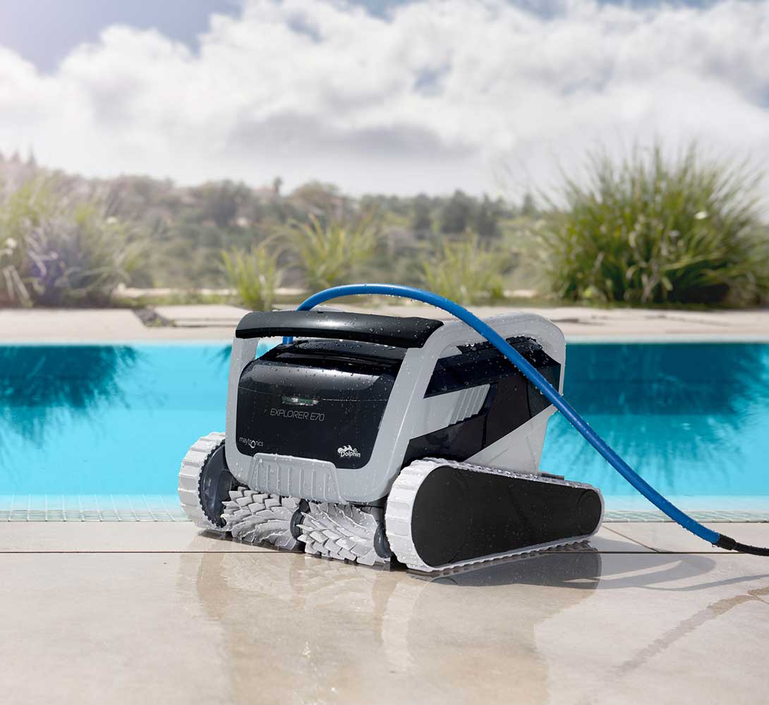 Dolphin Explorer E70 with Caddy and Wi-Fi