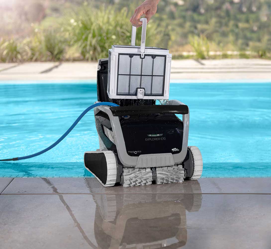 Dolphin Explorer E70 with Caddy and Wi-Fi