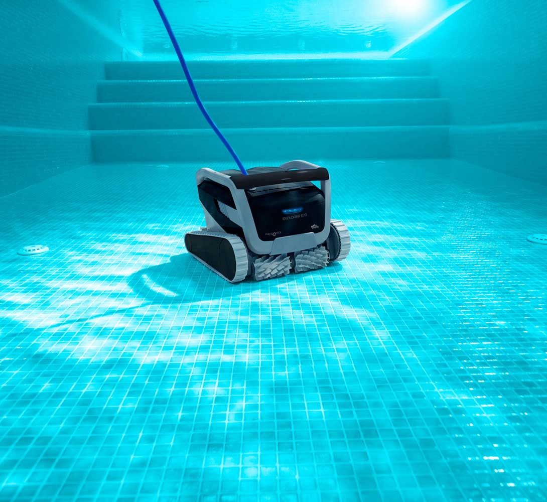 Dolphin Explorer E70 with Caddy and Wi-Fi (Open Box)